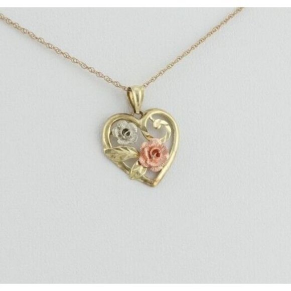 10K Yellow Gold White Gold and Rose Gold Heart Flower Necklace 18" Chain - Picture 3 of 8